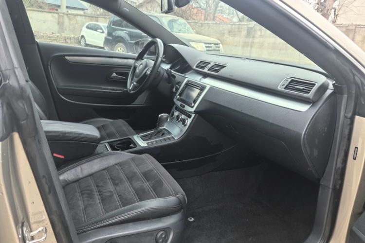 Used Volkswagen FAW-Volkswagen CC 2016 1.8TSI Luxury Model Interior 2