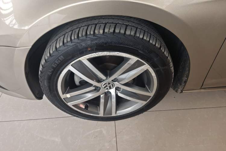 Used Volkswagen FAW-Volkswagen CC 2016 1.8TSI Luxury Model Left Front Wheel Hub