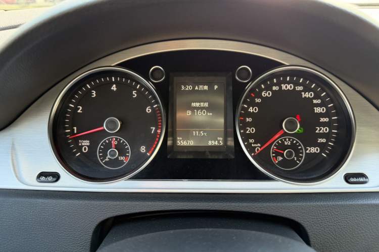 Used Volkswagen FAW-Volkswagen CC 2016 1.8TSI Luxury Model Odometer Close Up