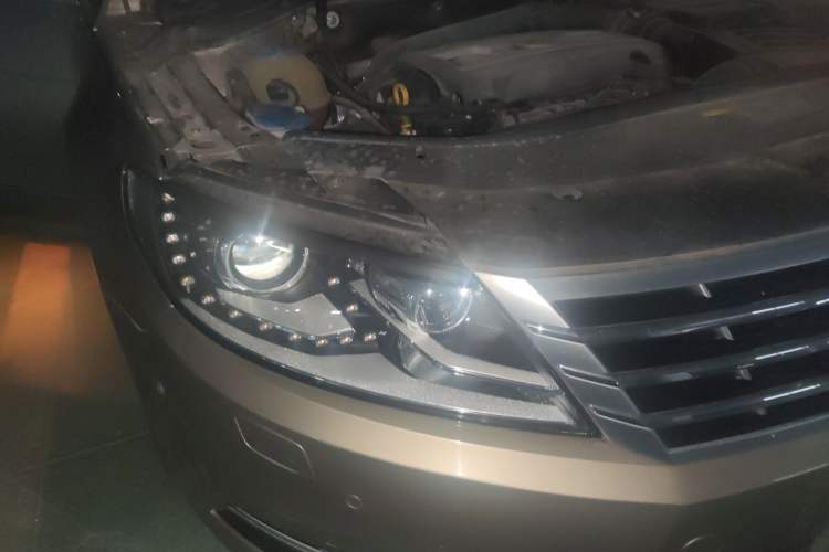 Used Volkswagen FAW-Volkswagen CC 2016 1.8TSI Luxury Model Right Front Headlight