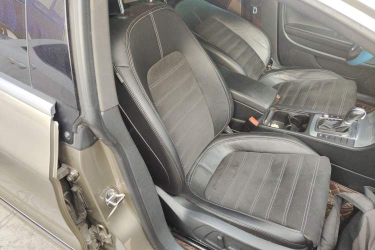 Used Volkswagen FAW-Volkswagen CC 2016 1.8TSI Luxury Model Right Front Seat
