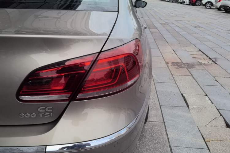 Used Volkswagen FAW-Volkswagen CC 2016 1.8TSI Prestige Model Right Rear Taillight