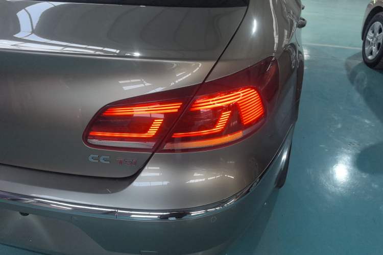Used Volkswagen FAW-Volkswagen CC 2016 1.8TSI Prestige Model Right Rear Taillight