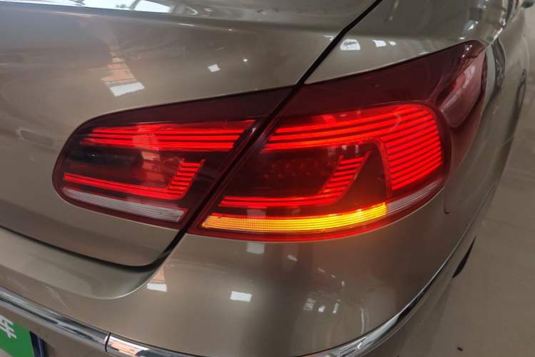 Used Volkswagen FAW-Volkswagen CC 2016 1.8TSI Luxury Model Right Rear Taillight
