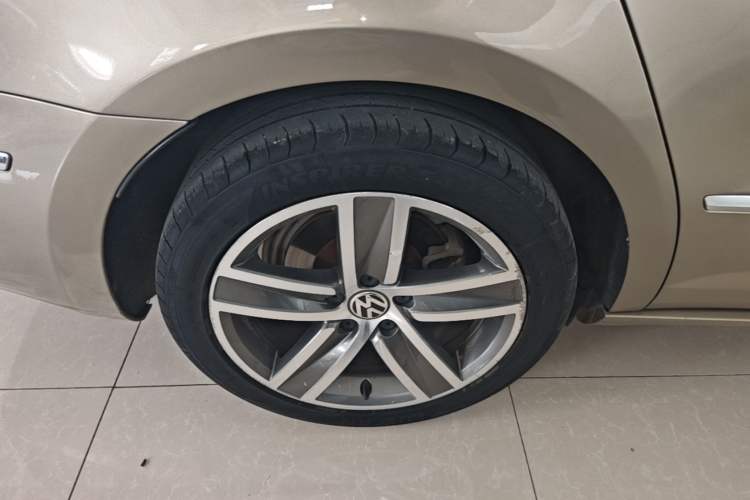 Used Volkswagen FAW-Volkswagen CC 2016 1.8TSI Luxury Model Right Rear Wheel Hub