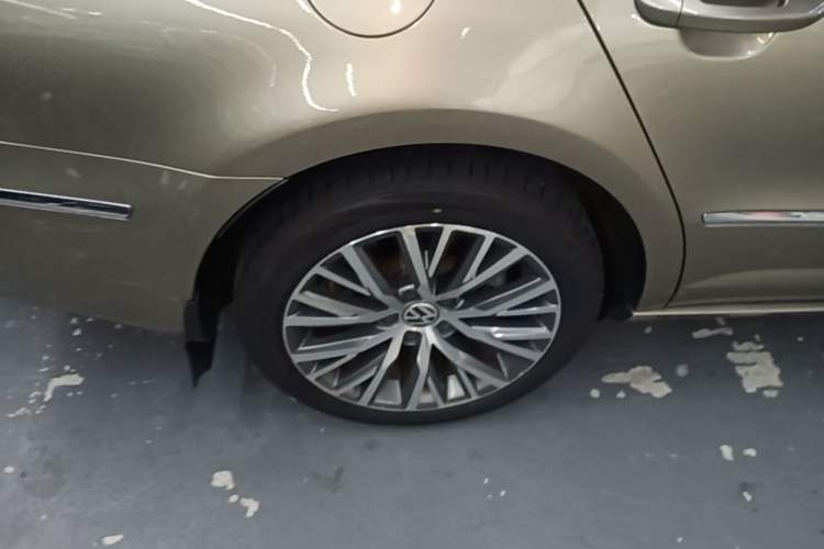 Used Volkswagen FAW-Volkswagen CC 2016 2.0 TSI Luxury Model Right Rear Wheel Hub