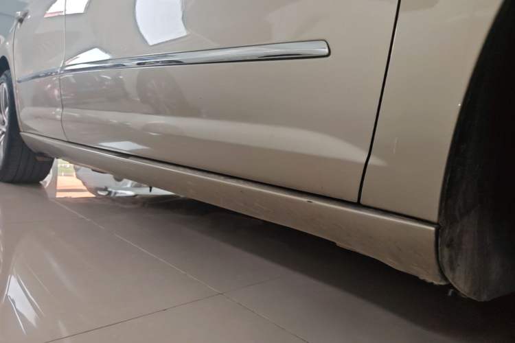 Used Volkswagen FAW-Volkswagen CC 2016 1.8TSI Luxury Model Right Side Sill