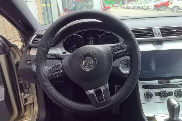 Used Volkswagen FAW-Volkswagen CC 2016 1.8TSI Prestige Model Steering Wheel