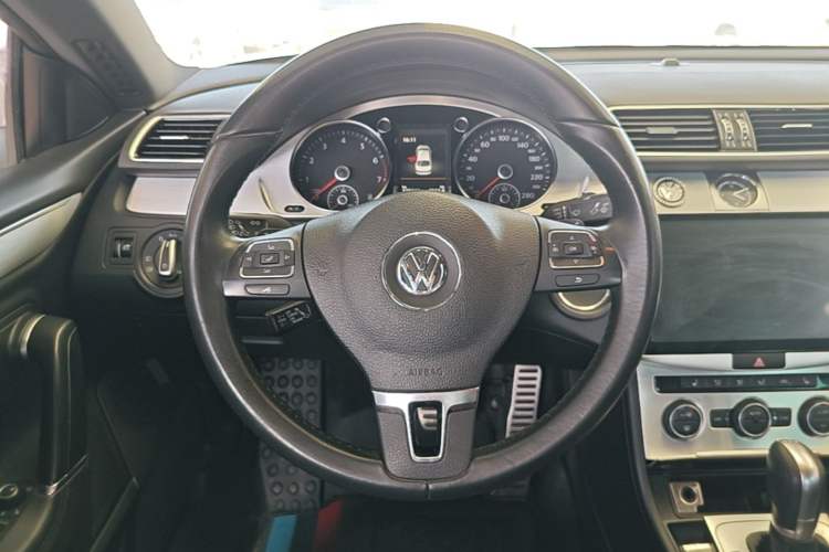 Used Volkswagen FAW-Volkswagen CC 2016 1.8TSI Luxury Model Steering Wheel