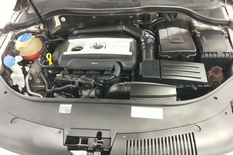 Used Volkswagen FAW-Volkswagen CC 2016 1.8TSI Prestige Model Engine Bay