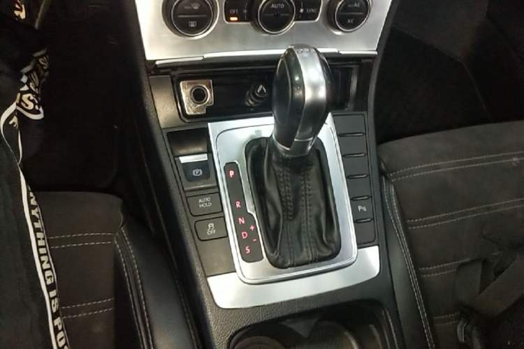 Used Volkswagen FAW-Volkswagen CC 2016 1.8TSI Prestige Model Gear Lever