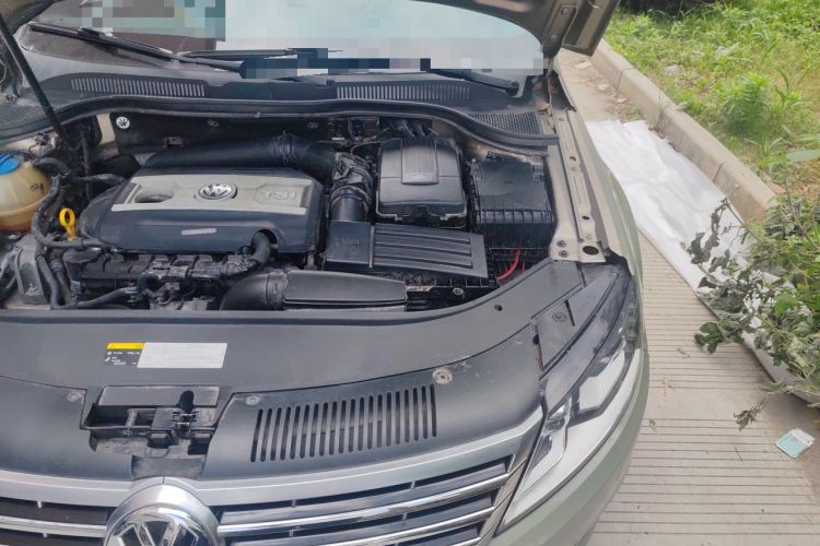 Used Volkswagen FAW-Volkswagen CC 2016 2.0 TSI Luxury Model Engine Bay Left