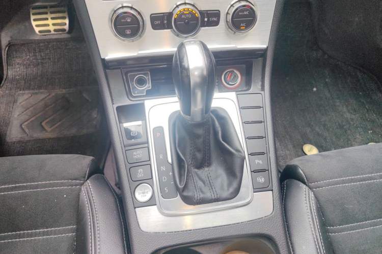 Used Volkswagen FAW-Volkswagen CC 2016 2.0 TSI Luxury Model Gear Lever