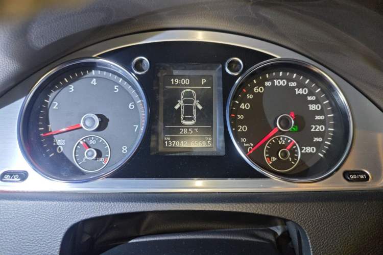Used Volkswagen FAW-Volkswagen CC 2016 1.8TSI Prestige Model Instrument Cluster
