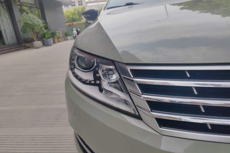 Used Volkswagen FAW-Volkswagen CC 2016 2.0 TSI Luxury Model Right Front Headlight