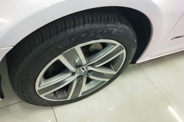 Used Volkswagen FAW-Volkswagen CC 2016 1.8TSI Prestige Model Left Front Wheel Hub