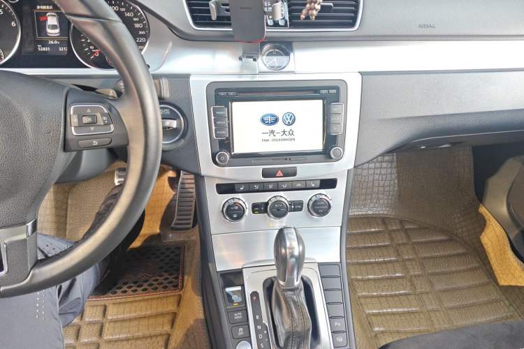 Used Volkswagen FAW-Volkswagen CC 2016 1.8TSI Luxury Model Audio And AC Panel