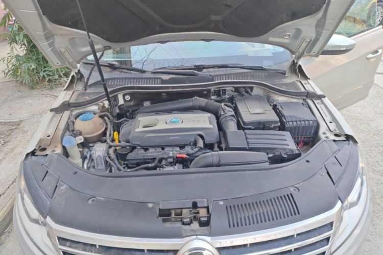 Used Volkswagen FAW-Volkswagen CC 2016 1.8TSI Luxury Model Engine Bay