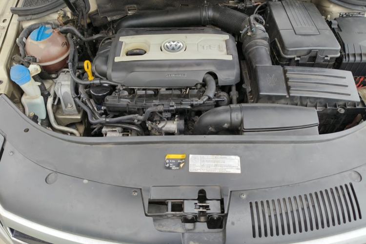 Used Volkswagen FAW-Volkswagen CC 2016 2.0 TSI Ultimate Edition Engine Bay
