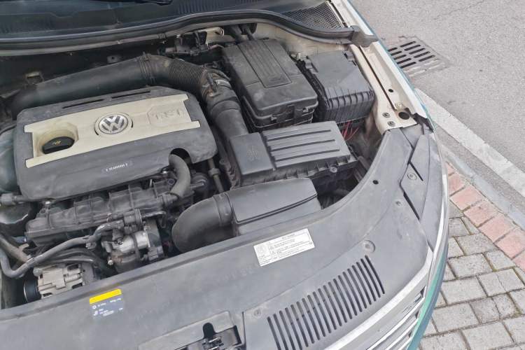 Used Volkswagen FAW-Volkswagen CC 2016 1.8TSI Prestige Model Engine Bay Left