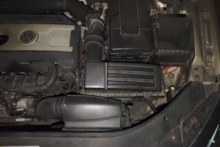 Used Volkswagen FAW-Volkswagen CC 2016 1.8TSI Luxury Model Engine Bay Left