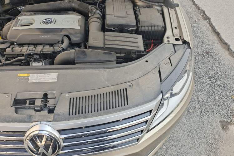 Used Volkswagen FAW-Volkswagen CC 2016 2.0 TSI Luxury Model Engine Bay Left