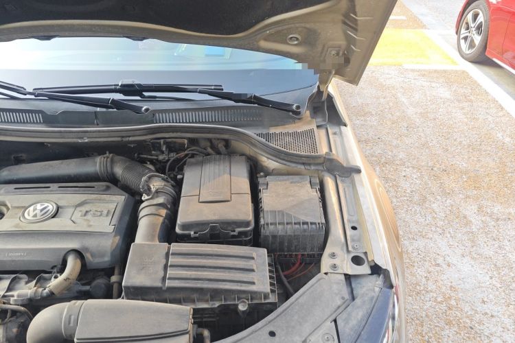 Used Volkswagen FAW-Volkswagen CC 2016 1.8TSI Luxury Model Engine Bay Left
