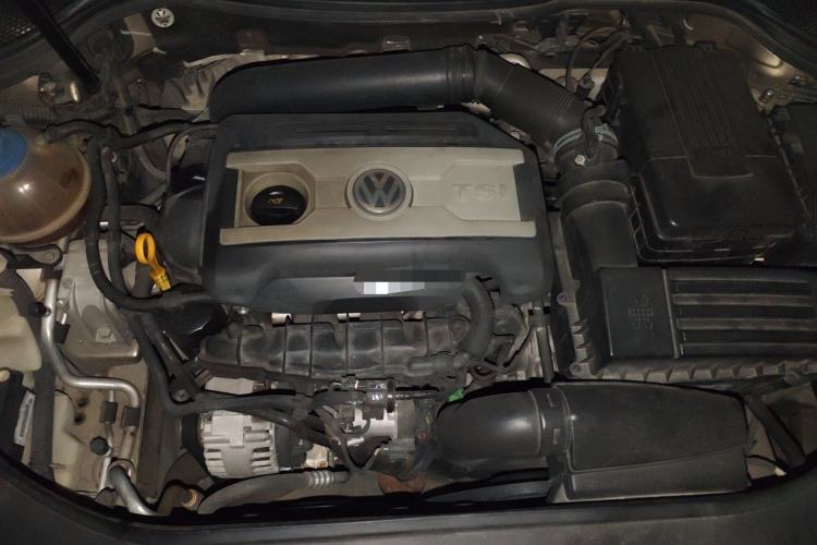 Used Volkswagen FAW-Volkswagen CC 2016 1.8TSI Luxury Model Engine Bay