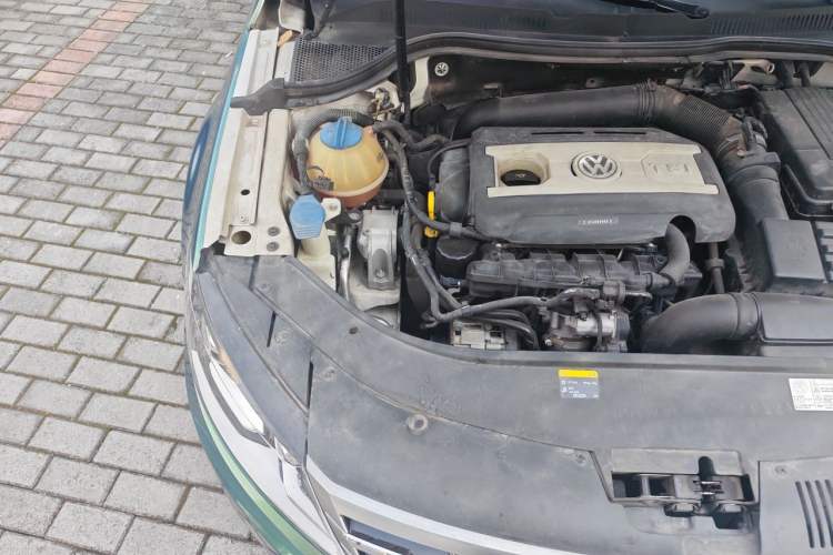Used Volkswagen FAW-Volkswagen CC 2016 1.8TSI Prestige Model Engine Bay Right