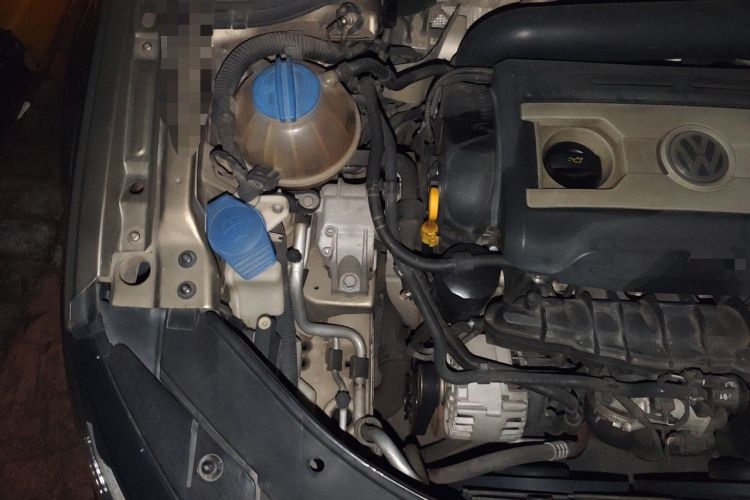 Used Volkswagen FAW-Volkswagen CC 2016 1.8TSI Luxury Model Engine Bay Right