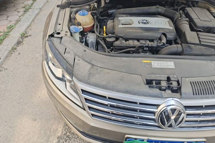 Used Volkswagen FAW-Volkswagen CC 2016 2.0 TSI Luxury Model Engine Bay Right