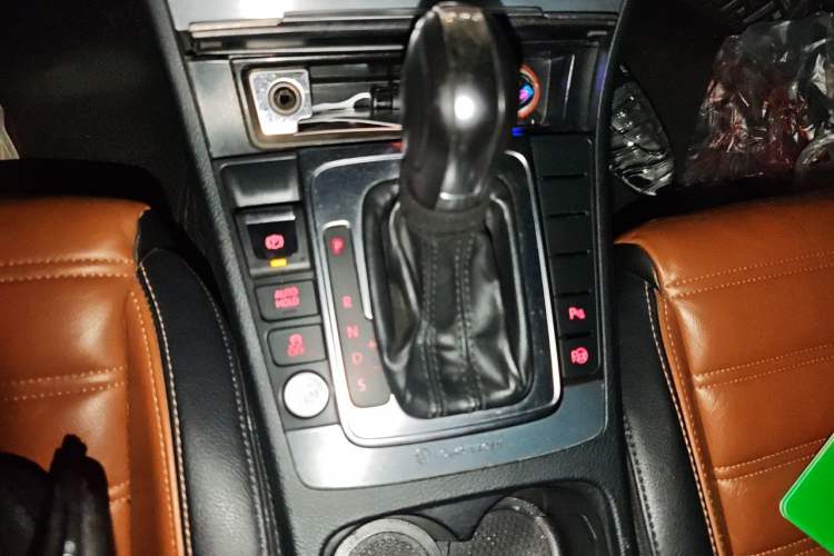 Used Volkswagen FAW-Volkswagen CC 2016 1.8TSI Luxury Model Gear Lever