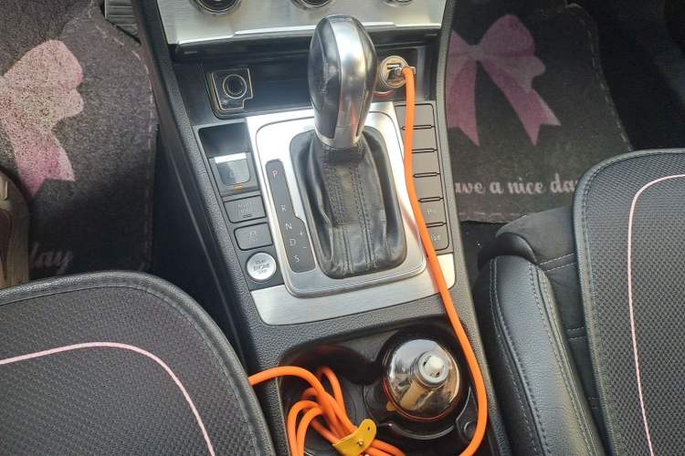 Used Volkswagen FAW-Volkswagen CC 2016 2.0 TSI Luxury Model Gear Lever