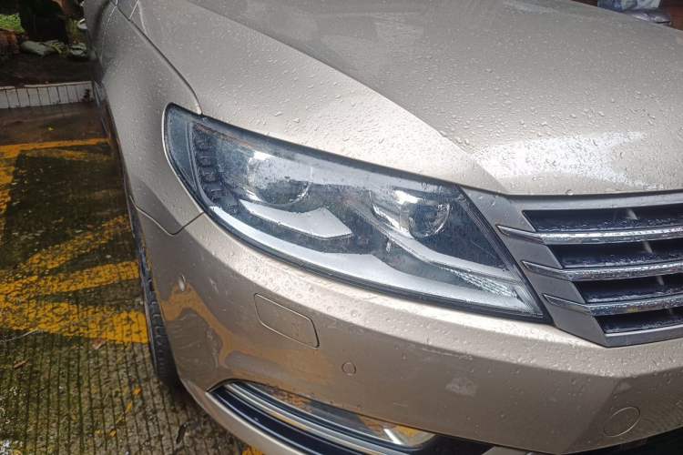 Used Volkswagen FAW-Volkswagen CC 2016 1.8TSI Luxury Model Right Front Headlight