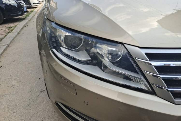 Used Volkswagen FAW-Volkswagen CC 2016 2.0 TSI Luxury Model Right Front Headlight