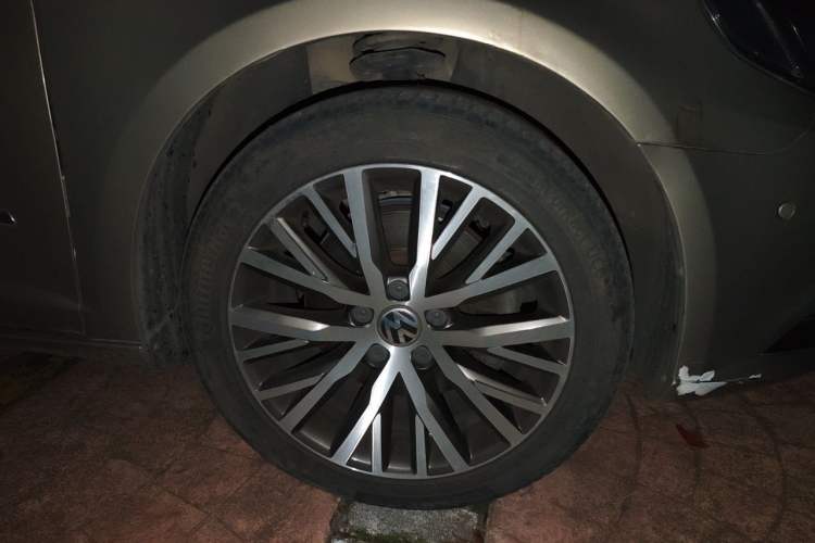 Used Volkswagen FAW-Volkswagen CC 2016 1.8TSI Luxury Model Right Front Wheel Hub