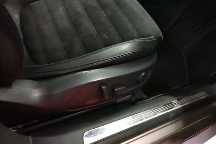 Used Volkswagen FAW-Volkswagen CC 2016 1.8TSI Prestige Model Right Front Seat