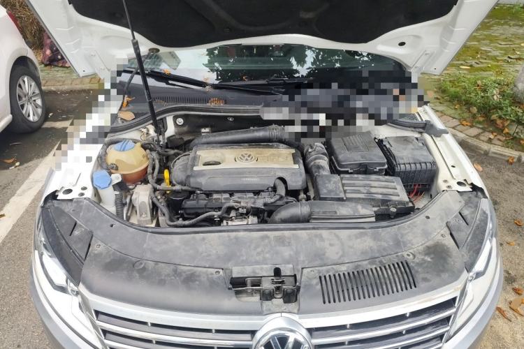Used Volkswagen FAW-Volkswagen CC 2016 1.8TSI Luxury Model Engine Bay