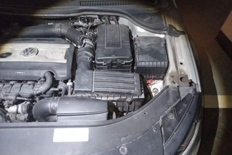 Used Volkswagen FAW-Volkswagen CC 2016 1.8TSI Luxury Model Engine Bay Left