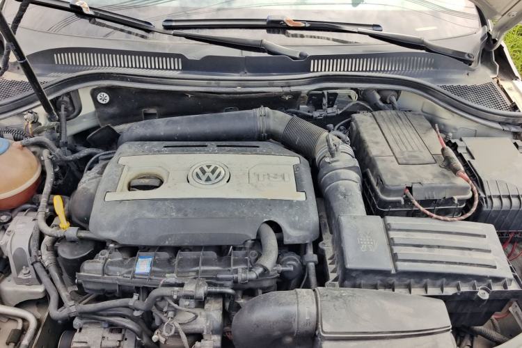 Used Volkswagen FAW-Volkswagen CC 2016 2.0 TSI Luxury Model Engine Bay