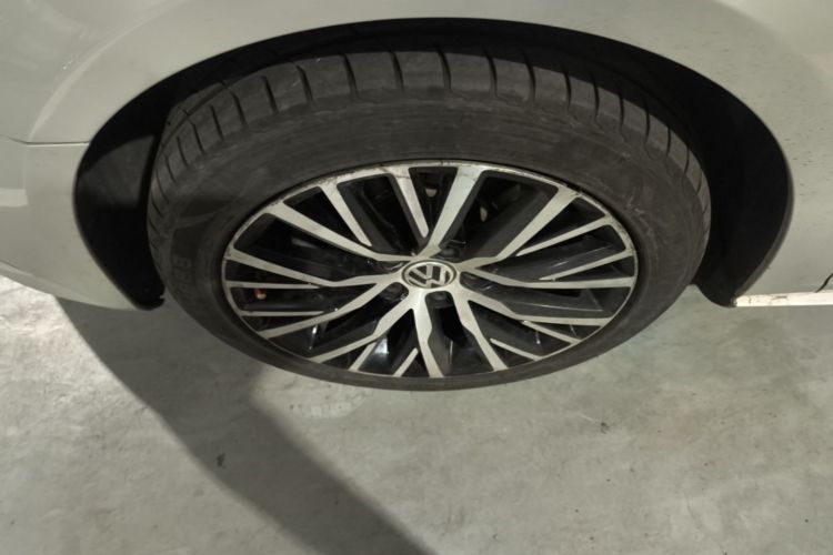 Used Volkswagen FAW-Volkswagen CC 2016 2.0 TSI Ultimate Edition Left Front Wheel Hub