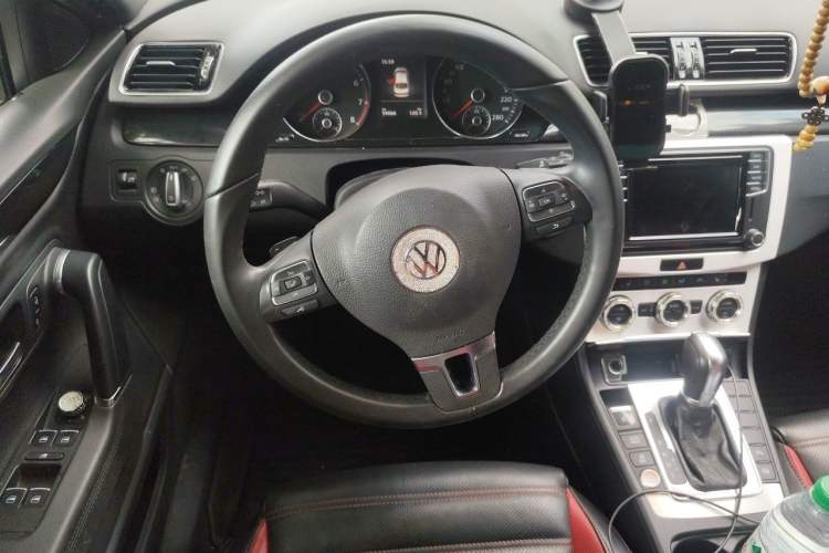 Used Volkswagen FAW-Volkswagen CC 2016 1.8TSI Luxury Model Steering Wheel