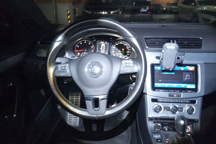 Used Volkswagen FAW-Volkswagen CC 2016 1.8TSI Luxury Model Steering Wheel