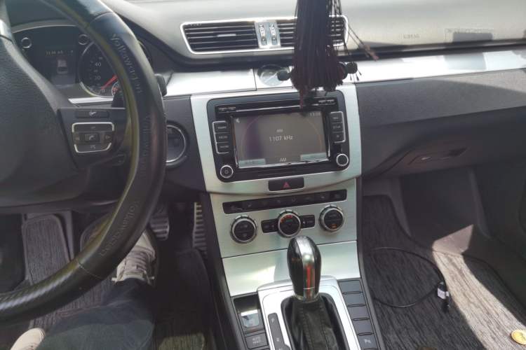 Used Volkswagen FAW-Volkswagen CC 2016 1.8TSI Luxury Model Audio And AC Panel