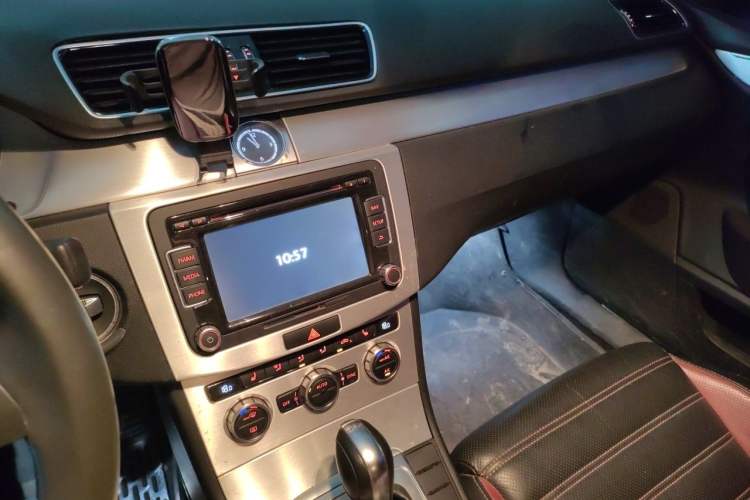 Used Volkswagen FAW-Volkswagen CC 2016 1.8TSI Luxury Model Audio And AC Panel