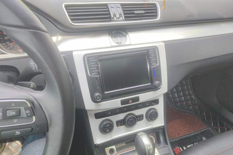 Used Volkswagen FAW-Volkswagen CC 2016 1.8TSI Luxury Model Audio And AC Panel