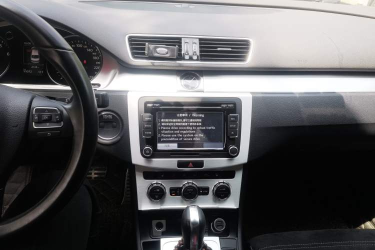 Used Volkswagen FAW-Volkswagen CC 2016 2.0 TSI Luxury Model Audio And AC Panel