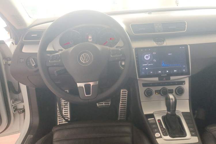 Used Volkswagen FAW-Volkswagen CC 2016 1.8TSI Luxury Model Audio And AC Panel