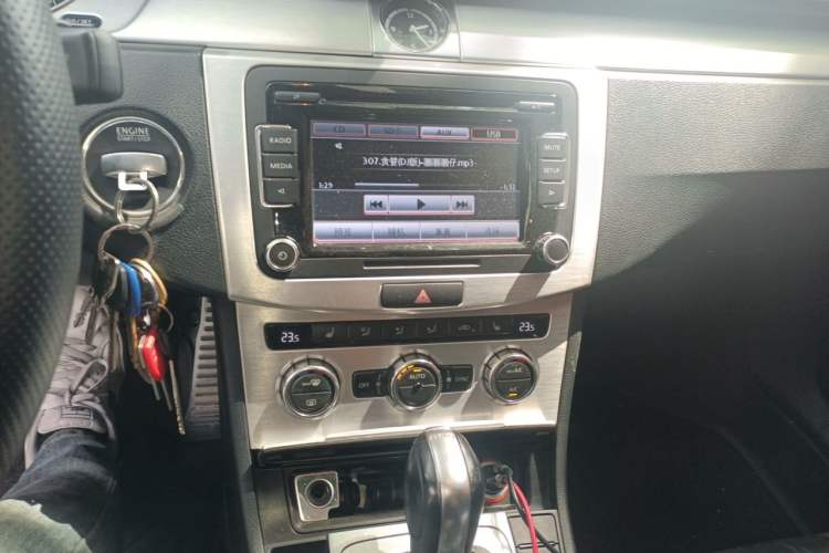 Used Volkswagen FAW-Volkswagen CC 2016 1.8TSI Prestige Model Audio And AC Panel