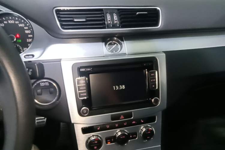 Used Volkswagen FAW-Volkswagen CC 2016 2.0 TSI Luxury Model Audio And AC Panel